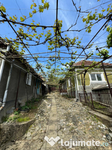 Casa la tara localitatea Cuzap Bihor