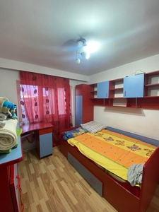 Apartament 2 camere, decomandat 47 mp, zona Bucovina, 260 euro