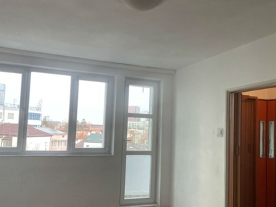 Apartament 2 camere Metrou 1 Mai, vanzare 2 camere in bloc reabilitat termi