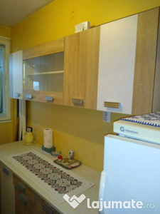 Apartament 2 camere semidecomandat etaj 5/10 bul.Basarabia