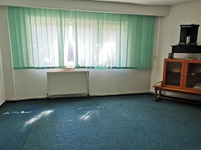 Apartament 3 camere partial mobilat