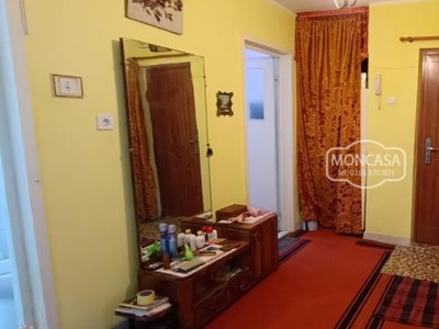 Apartament 3 camere zona Primaverii-Liceul Eminescu, etaj 2