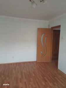 apartament de vanzare , zona Darmanesti.