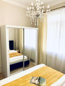 De inchiriat apartament, zona Calea Nationala. Pret 380