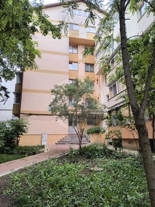 Vând apartament 2 camere 48 m nerenovat etaj 3 zona 0 Suceava