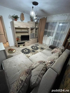 Vând apartament 3 camere în Hunedoara