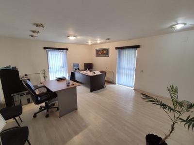 Apartament 2 camere| 148 mp suprafata totala | zona Piata Muzeului |