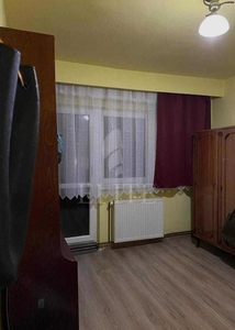 Apartament 3 camere in zona CALVARIA