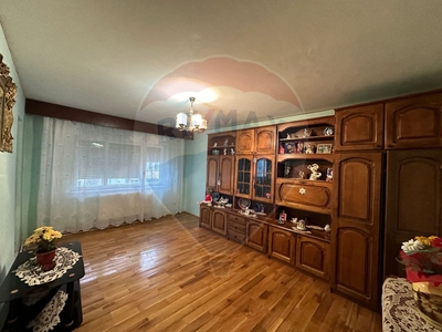 Apartament 3 camere vanzare in bloc de apartamente Maramures, Baia Mare, Garii