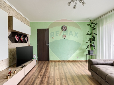 Apartament 4 camere vanzare in bloc de apartamente Arad, Fortuna