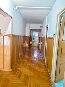 Apartament cu 4 camere, etaj 1, bdul Vlahuta, Brasov