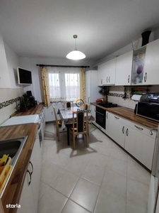 Apartament cu 4 camere, Rogerius