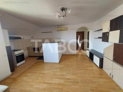 Apartament de vanzare decomandat 2 camere 60 mpu balcon Piata Cluj