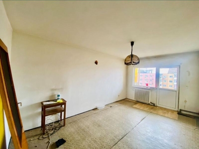 Apartament de vanzare in Sibiu - decomandat cu balcon si pivnita, zona Vasile Aaron de vanzare