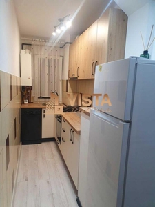 Apartament renovat cu 3 camere, etaj 1, in Astra, Brasov