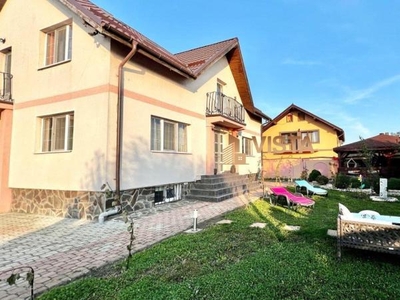 Casa 6 camere, teren 733mp, Halchiu