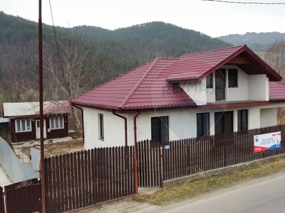 Casavila 5 camere vanzare in Vrancea, Prahuda