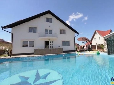 Film! Resedinta cu personalitate, piscina exterioara, comod amplasament