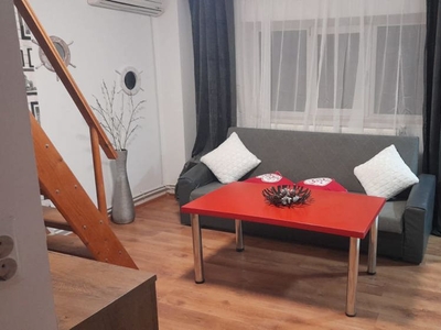 Închiriez apartament 2 camere Mansardă