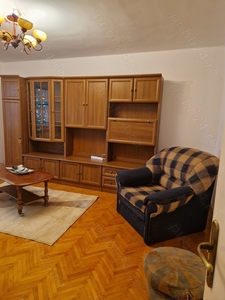 Ofer spre închiriere apartament 3 camere