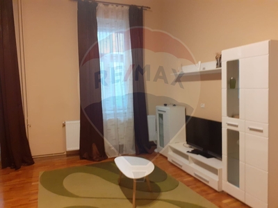 Apartament 2 camere inchiriere in bloc de apartamente Arad, Central