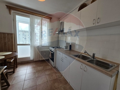 Apartament 3 camere inchiriere in bloc de apartamente Brasov, Centrul Civic