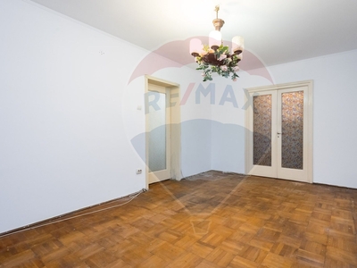 Apartament 3 camere vanzare in bloc de apartamente Bucuresti, Parcul Circului