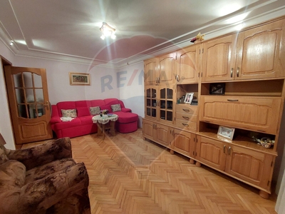 Apartament 3 camere vanzare in bloc de apartamente Vrancea, Focsani, Ultracentral