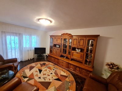 Apartament 4 camere inchiriere in bloc de apartamente Vrancea, Focsani, Obor