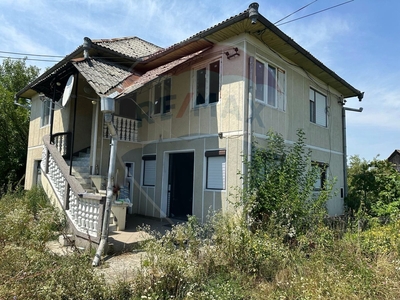 Casavila 4 camere vanzare in Maramures, Chechis