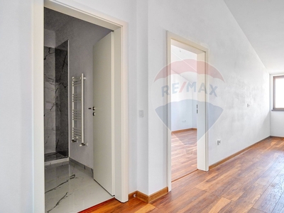 Garsoniera vanzare in bloc de apartamente Brasov, Sanpetru