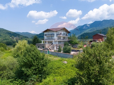 Hotelpensiune 9 camere vanzare in Brasov, Rasnov, Cheia