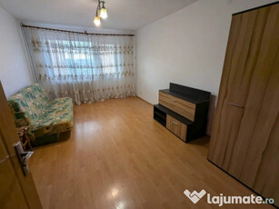 APARTAMENT 2CAMERE,DECOMANDAT,PODU ROS