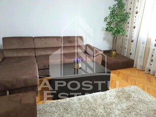 Apartament 3 camere, centrala proprie, decomandat, zona Girocului