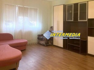 Apartament 3 camere decomandat de vanzare in Cetate etaj 3