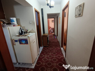 APARTAMENT 3 CAMERE, DECOMANDAT, TATARASI SUD, BLOC DIN 1982