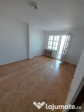 Apartament 3 camere zona Coroana de Aur