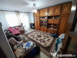 Apartament 3 camere zona Ștefan cel Mare