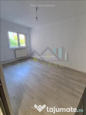 Apartament 4 camere decomandat, renovat, etajul 1 Grivitei