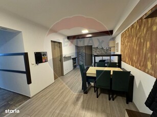 Apartament cu 3 camere de închiriat - Central