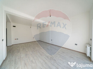 Apartament cu 1 camera vanzare + loc privat de parcare co...