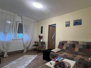 Apartament cu 2 camere de vanzare, zona Spitalul Judetean