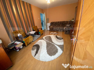 Apartament cu 2 camere de vanzare,48 mp, zona Bradet