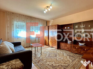 Apartament cu 2 camere decomandat, etaj intermediar - zona A