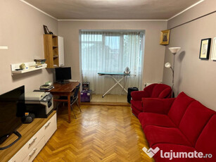 Apartament cu 3 camere, mobilat - Piata Centrala