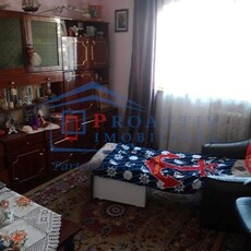 Apartament cu 3 camere, Zamca, Etaj Intermediar, 3C4268