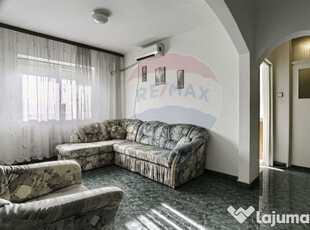 Apartament cu 4 camere de vânzare în zona Aradul Nou