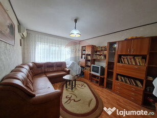 Apartament cu doua camere de vanzare situat central