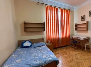 Apartament de inchiriat, 3 camere, semidecomandat, 64 mp, Centru, ULTRACENTRAL - Bd Stefan cel Mare - 5 min de UMF, Cod 156235