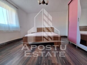 Apartament la casa cu 2 camere si curte, Gai